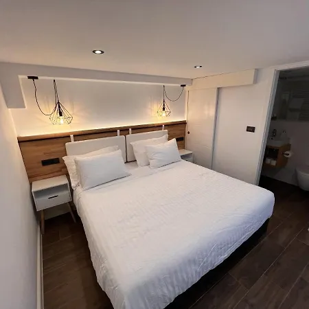 Apartment On The Square *