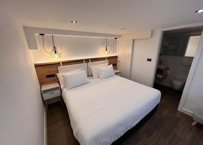 Apartment On The Square *