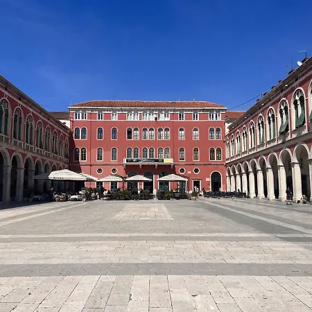 On The Square Lägenhet *