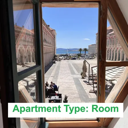 Apartmán On The Square Split