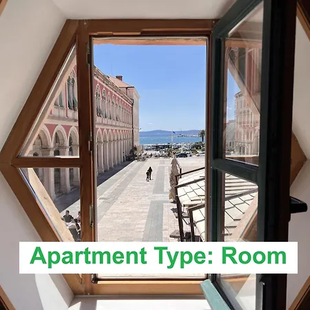 Apartmán On The Square Split