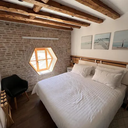 On The Square Apartment Split